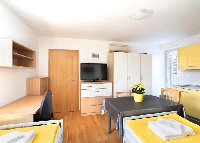 דירה Medved In The Historic Center